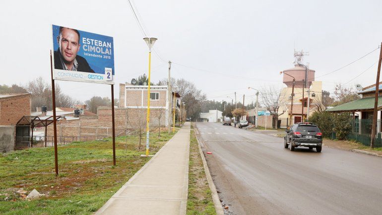 La publicidad de campaña política se diferencia de la institucional.