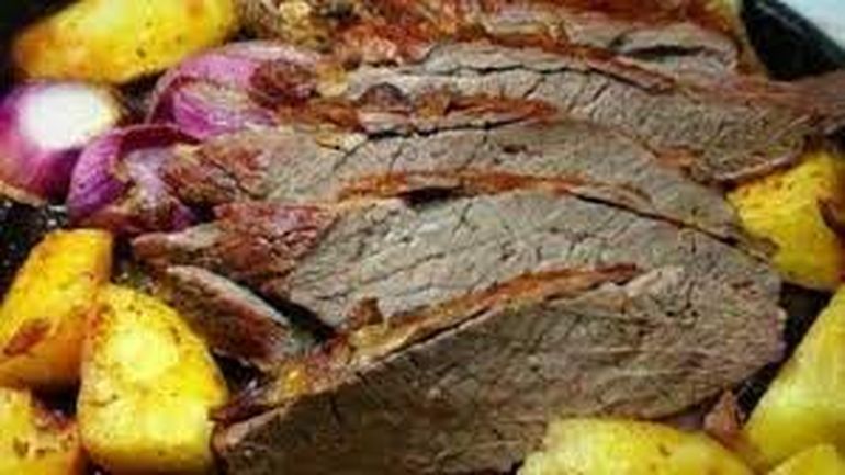 Cortes grandes para una cocción más manejable a la hora de hacer asado al horno. Cortes grandes para una cocción más manejable a la hora de hacer asado al horno.