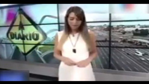 Conductora se largó a llorar al aire por el despido de sus compañeros