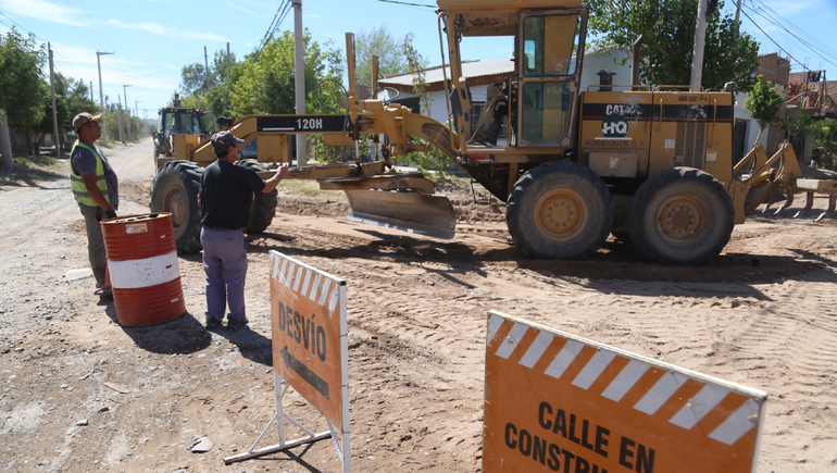 Una máquina trabajando en Gran Neuquén Norte.