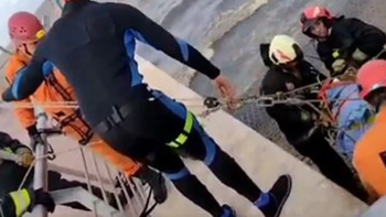 bomberos rescataron a una mujer que se arrojo al rio de la plata bomberos rescataron a una mujer que se arrojo al rio de la plata