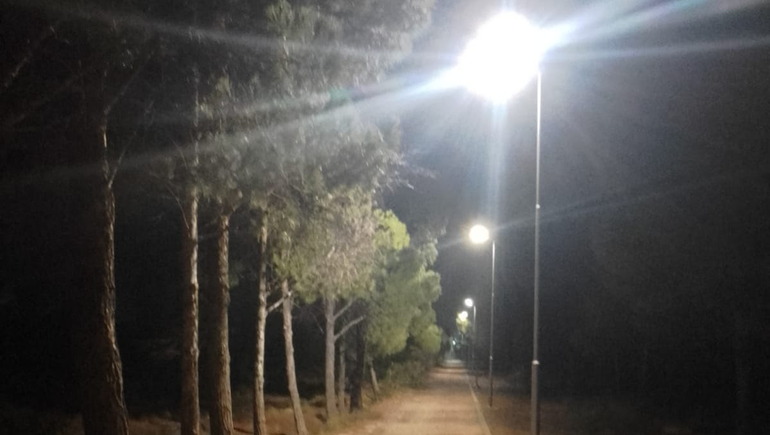 Parque Norte: colocan luminarias con un sistema antirobo
