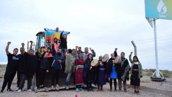 mapuches bloquean empresas de tratamiento de residuos petroleros