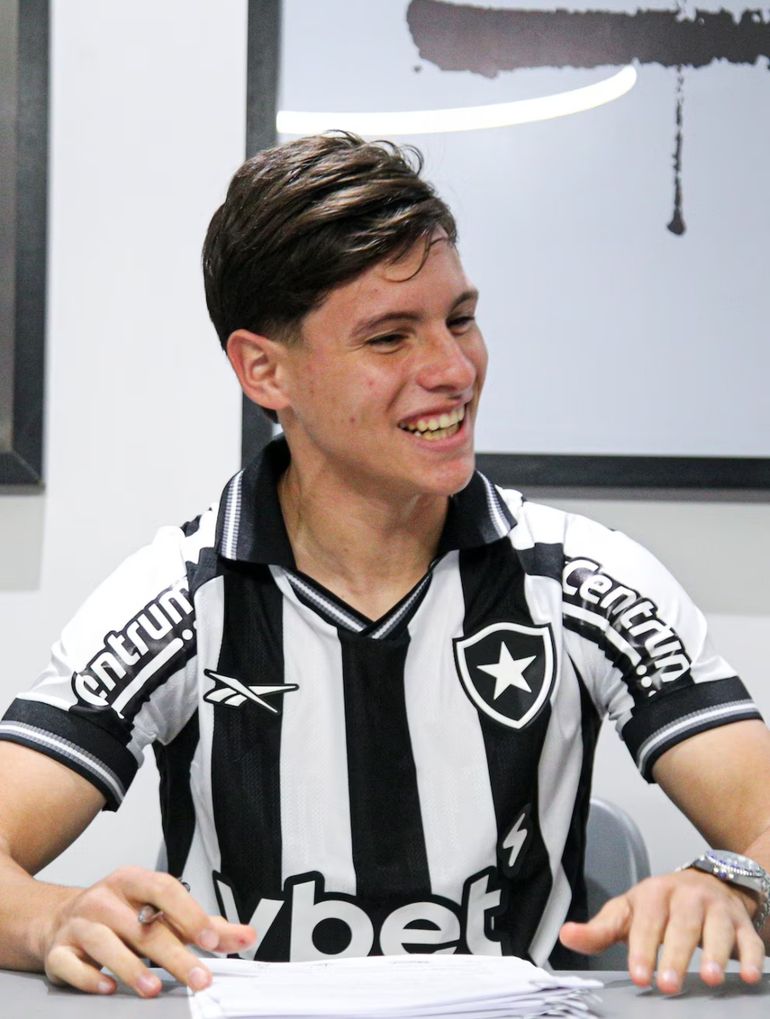 Álvaro Montoro, de Vélez al Botafogo para el Mundial de Clubes Álvaro Montoro, de Vélez al Botafogo para el Mundial de Clubes