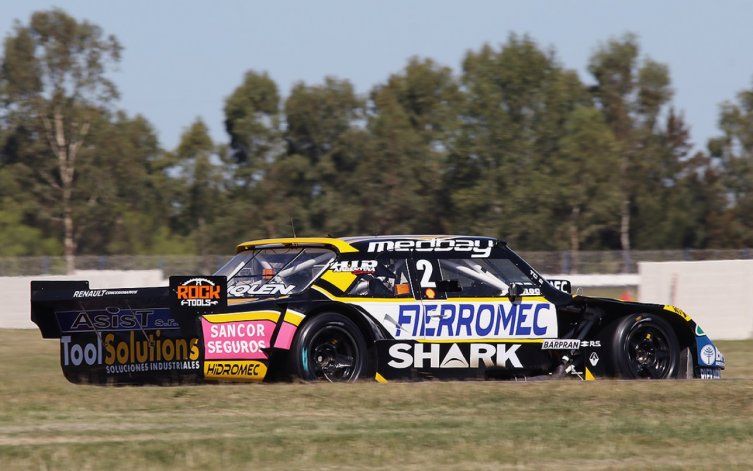 Juan Cruz Benvenuti y José Manuel Urcera debieron abandonar en la final del TC en La Plata. La victoria fue para Agustín Canapino.