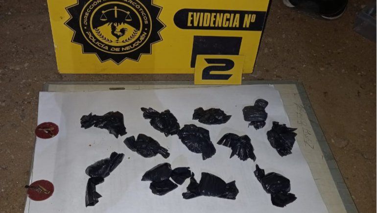 El adolescente tenía en su poder casi 30 dosis de cocaína y alrededor de 50 gramos de marihuana.