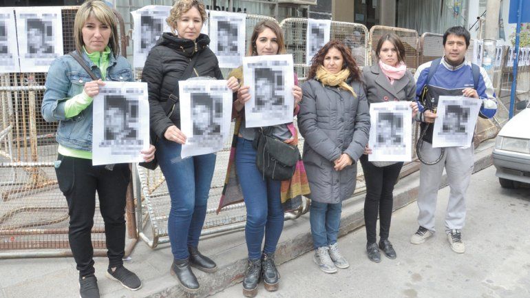 En la puerta del juzgado pidieron la condena del portero.
