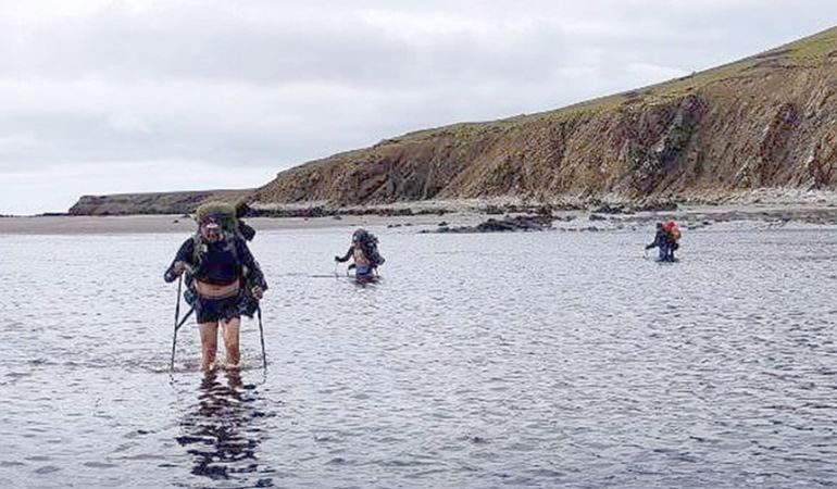 Uno de los rastrillajes realizados por la policía de Tierra del Fuego en busca de rastros de Elio Torres. Uno de los rastrillajes realizados por la policía de Tierra del Fuego en busca de rastros de Elio Torres. 