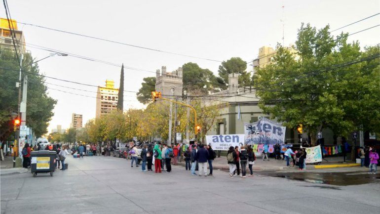 Tránsito complicado en el centro por diferentes protestas