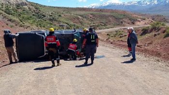 Vuelco en la Ruta 43. (Foto: Gentileza Juan Carlos Parada)