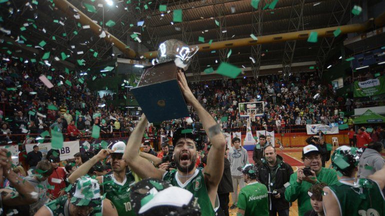 Fiesta y carnaval neuquino. El Verde tuvo una combinación perfecta de juventud y jerarquía y se coronó de manera brillante. Sólo perdió un partido.