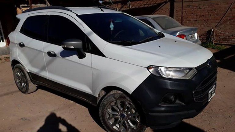 Choque fatal: se entregó una mujer pero sospechan que el hijo conducía la camioneta