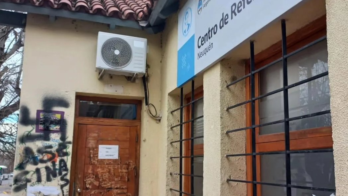 Pintaron esvásticas en la sede de un organismo nacional en Neuquén