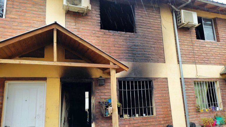 Incendio en Chos Malal: el hermano menor saltó desde un primer piso y se salvó de milagro