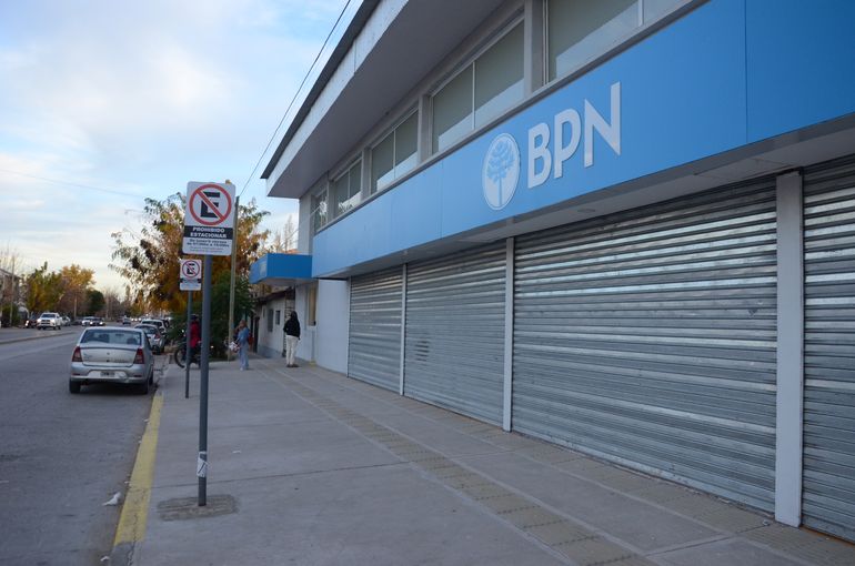 Un estafador se hizo pasar por trabajador de una cooperativa y le robó todos sus ahorros a una jubilada