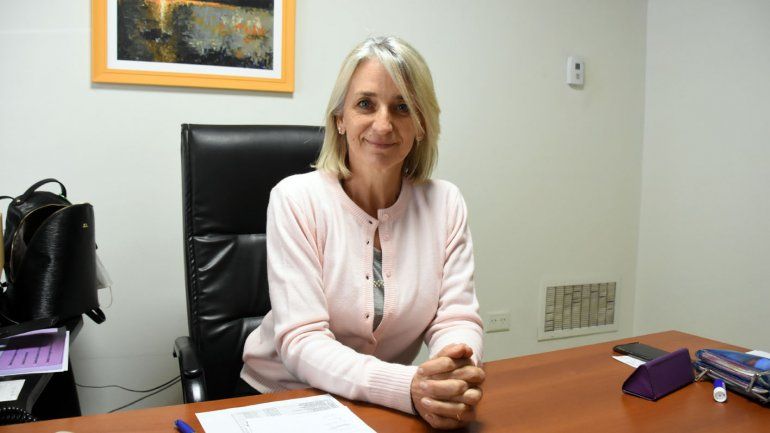 Ana Capriolo, socia gerente del supermercado, dirige la administración.