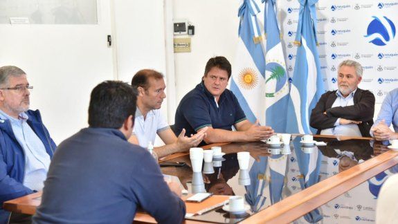 Gutiérrez y Gaido se reunieron con los representantes de los comercios neuquinos.