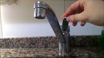 El truco casero para eliminar el sarro de las canillas, sin usar vinagre ni limón, según los expertos El truco casero para eliminar el sarro de las canillas, sin usar vinagre ni limón, según los expertos