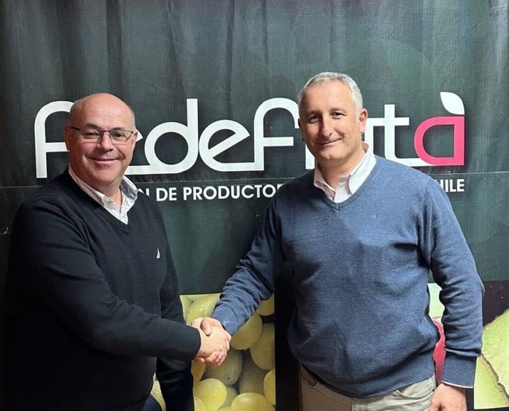 Víctor Catán Dabike (derecha), quien asumió el cargo el año pasado sucediendo a, Jorge Valenzuela Trebilcoc (izquierda). Víctor Catán Dabike (derecha), quien asumió el cargo el año pasado sucediendo a, Jorge Valenzuela Trebilcoc (izquierda).