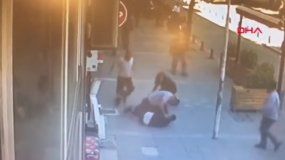 Un peatón noqueó al agresor de una mujer, en plena calle