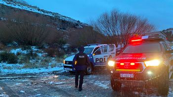 El hombre permanece internado en estado de shock en el Hospital de Bariloche. El hombre permanece internado en estado de shock en el Hospital de Bariloche.