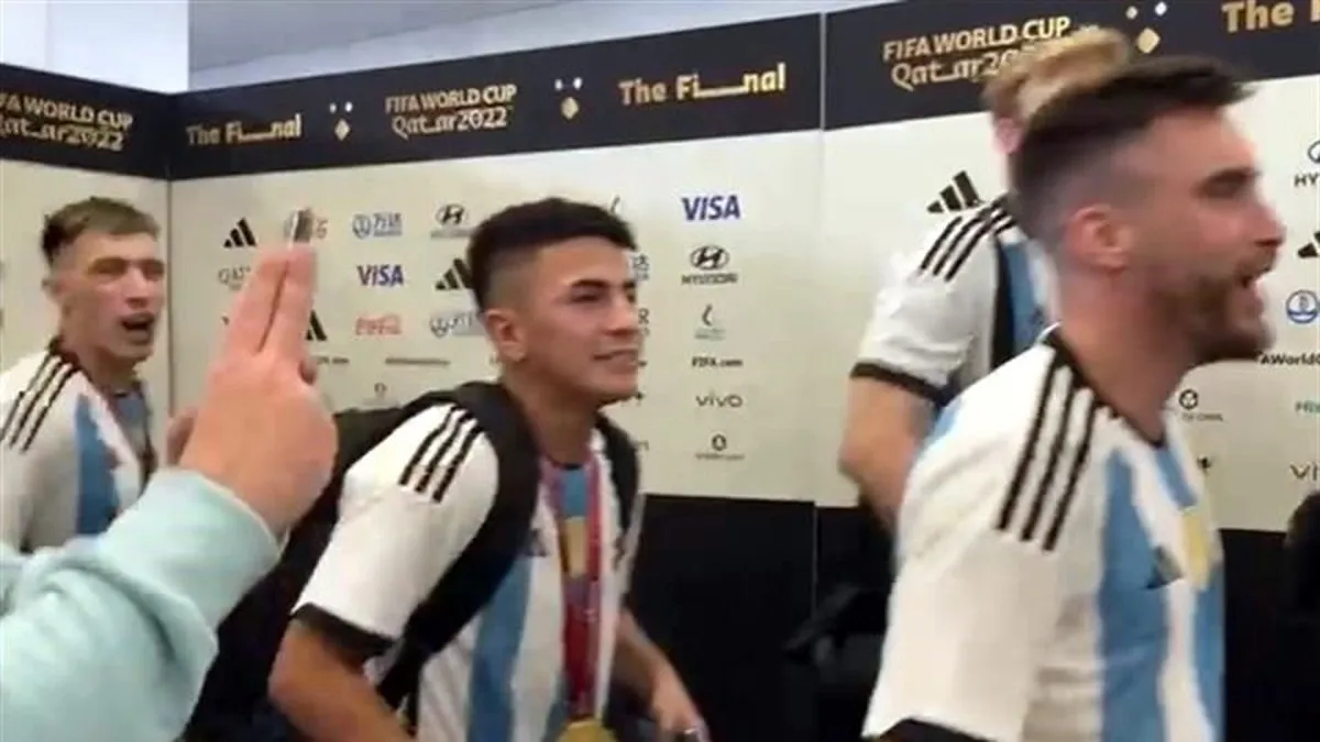 Video: La dedicatoria de la Scaloneta a la prensa en su propia cara...
