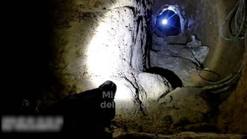 Imágenes del túnel por el que los ladrones entras a robar un banco en Uruguay. Imágenes del túnel por el que los ladrones entras a robar un banco en Uruguay.