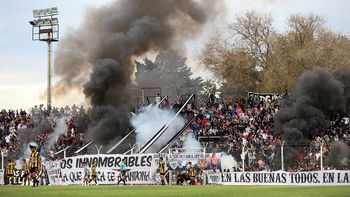Las tribunas del estadio de la calle Ohiggins a pleno el último domingo. 