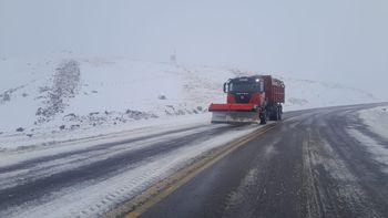 El paso Pino Hachado se encuentra cerrado por hielo y nieve. Foto: archivo.