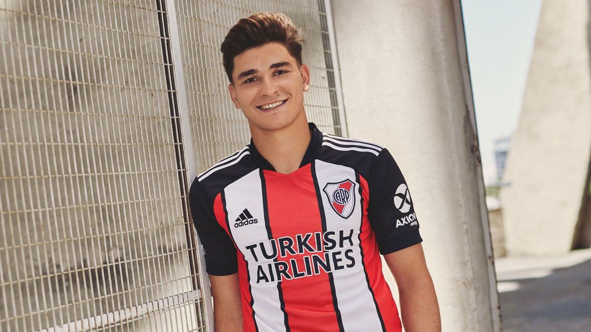 precio de la camiseta nueva de river
