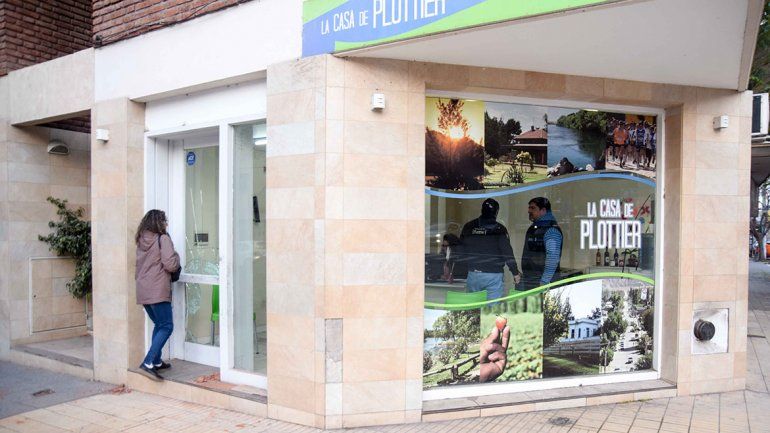 Rompieron un vidrio y se llevaron un televisor de la Casa de Plottier