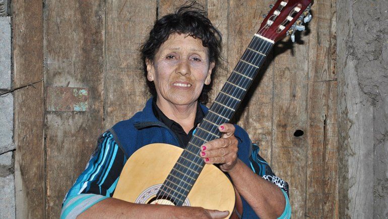 Mercedes Muñoz: la cantora campesina del norte neuquino que hace historia