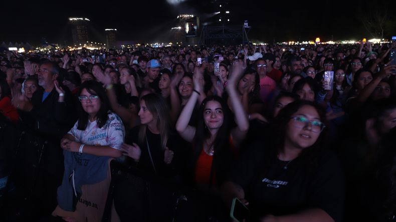 Fiesta de la Confluencia, viernes 6 de febrero: cómo seguir los shows de Luck Ra, Ángela Torres y más | LM Neuquen Fiesta de la Confluencia, viernes 6 de febrero: cómo seguir los shows de Luck Ra, Ángela Torres y más