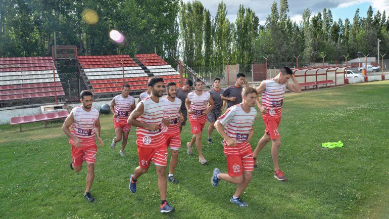 Independiente puso manos a la obra pensando en la Copa Argentina y en la reválida del Federal A.