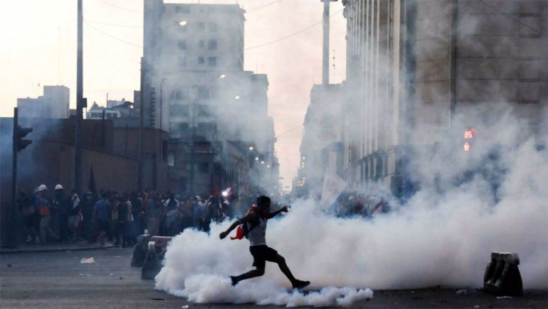 Violencia y protestas en Perú: asciende a 6 la cifra de muertos en enfrentamientos