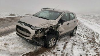 ruta 237: perdio el control y choco con un camion de ypf