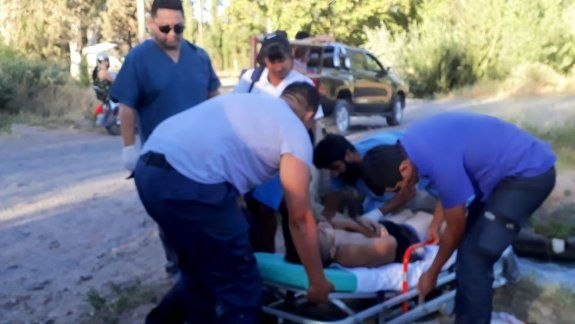 Policías salvaron a un hombre y su hijo que se ahogaban