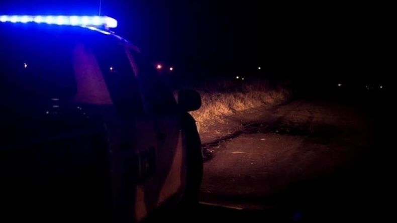 El crimen ocurrió este domingo por la noche en el asentamiento 2 de Agosto. | LM Neuquen El crimen ocurrió este domingo por la noche en el asentamiento 2 de Agosto.
