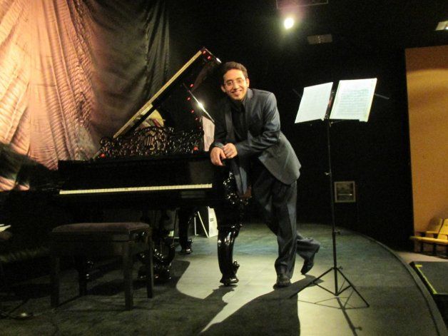 Orgullo de Cutral Co: se recibió de concertista de piano en Italia