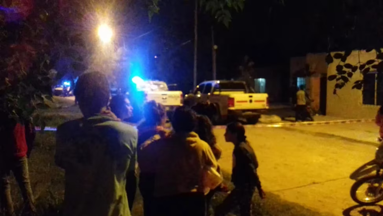 Una nena desapareció mientras jugaba y la encontraron muerta bajo un bolsón de arena