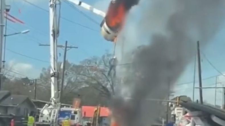 El hecho involucró a un operario que estaba a una altura estimada de casi 9 metros. | LM Neuquen El hecho involucró a un operario que estaba a una altura estimada de casi 9 metros.