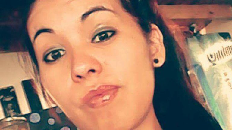 Búsqueda. La foto de Fernanda Pereyra que difundió su hermana por las redes sociales la noche del viernes. Ayer fueron a denunciar la desaparición a la Comisaría 35 de Rincón.