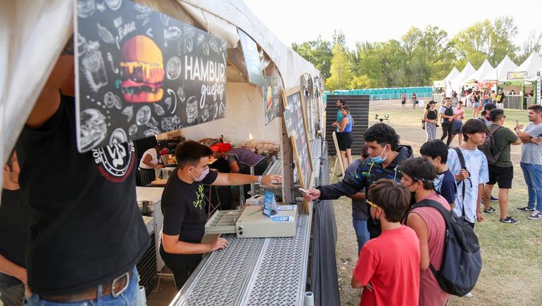 El millonario impacto de la Fiesta de la Confluencia en la gastronomía