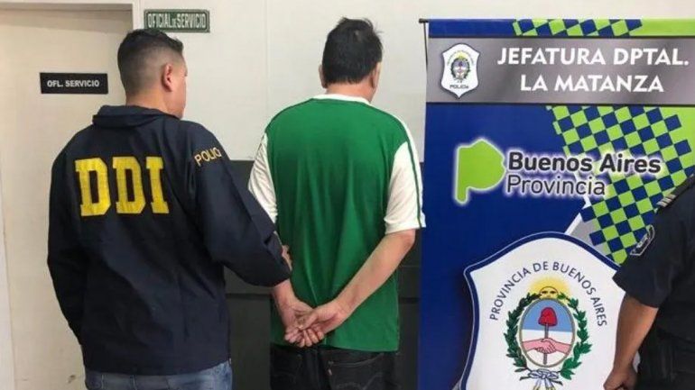 Se le burlaba porque era gay y lo mató de dos balazos