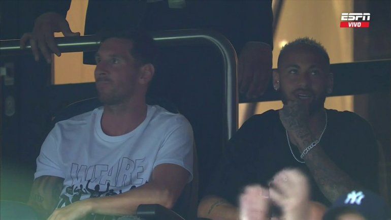 Por qué Messi no festejó el gol de Icardi desde la tribuna