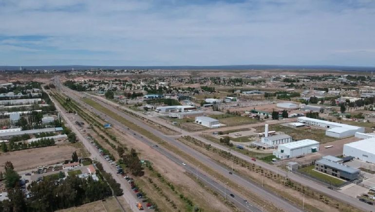 Neuquén comenzó una fuerte política d e regularización de Parques Industriales. Neuquén comenzó una fuerte política d e regularización de Parques Industriales.