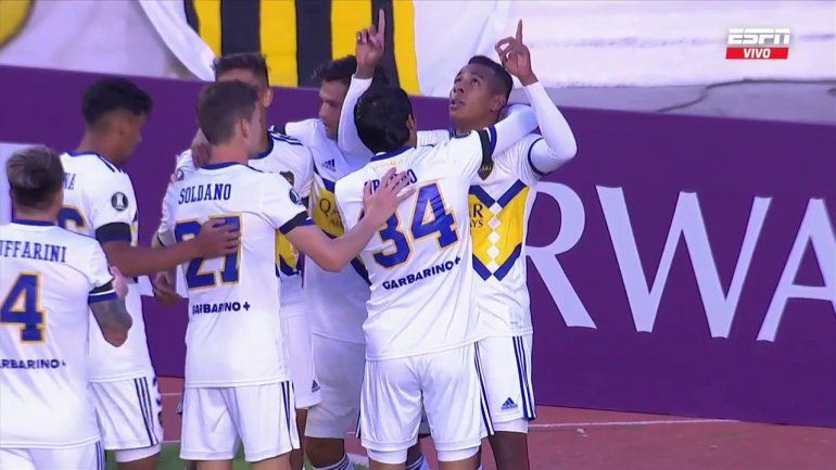 Boca ganó en La Paz, con gol de Villa