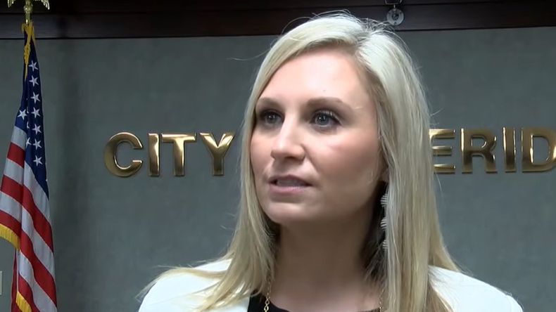 La exalcaldesa de DeRidder enfrenta un juicio por abuso de un menor en Luisiana, Estados Unidos. | LM Neuquen La exalcaldesa de DeRidder enfrenta un juicio por abuso de un menor en Luisiana, Estados Unidos.