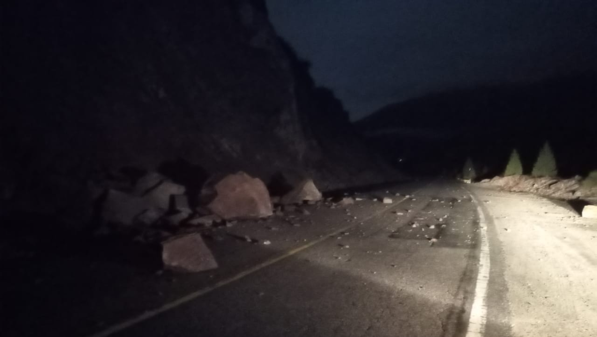 Expertos estudian las causas de derrumbes de rocas sobre Ruta 40