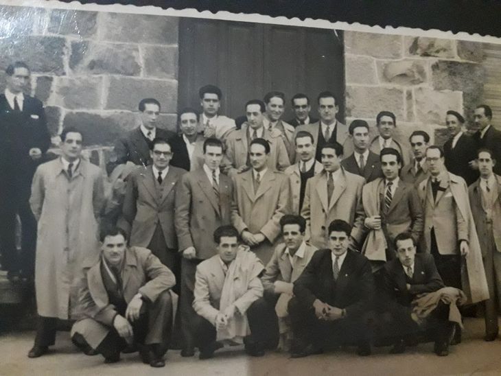 Grupo de hombres en Durango, Bizkaia, Euskal Herria. compañeros de fábrica de Juan Arana, padre de Pedro. Grupo de hombres en Durango, Bizkaia, Euskal Herria. compañeros de fábrica de Juan Arana, padre de Pedro.